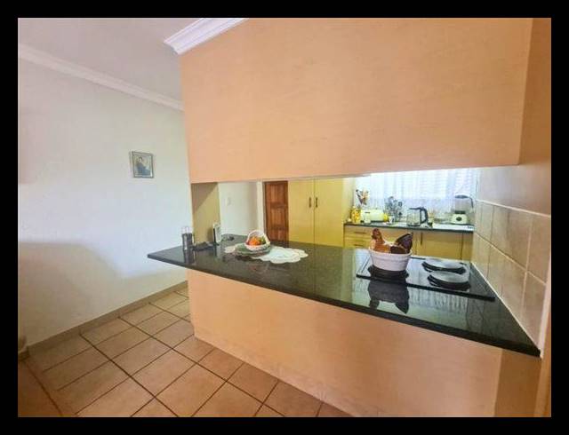 2 BEDROOM TOWNHOUSE FOR SALE IN NORTON PARK